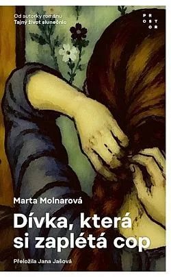 Dívka, která si zaplétá cop