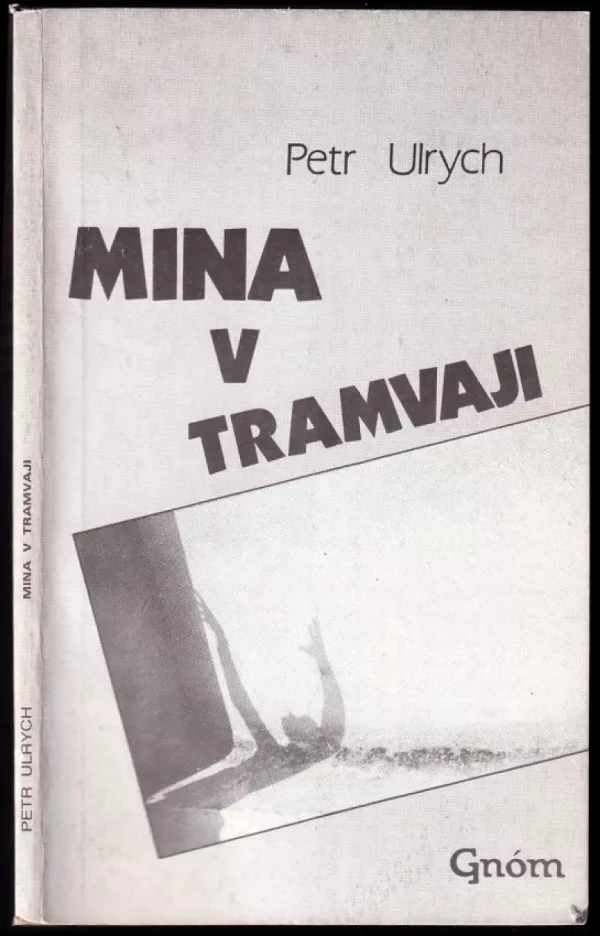 Mina v tramvaji