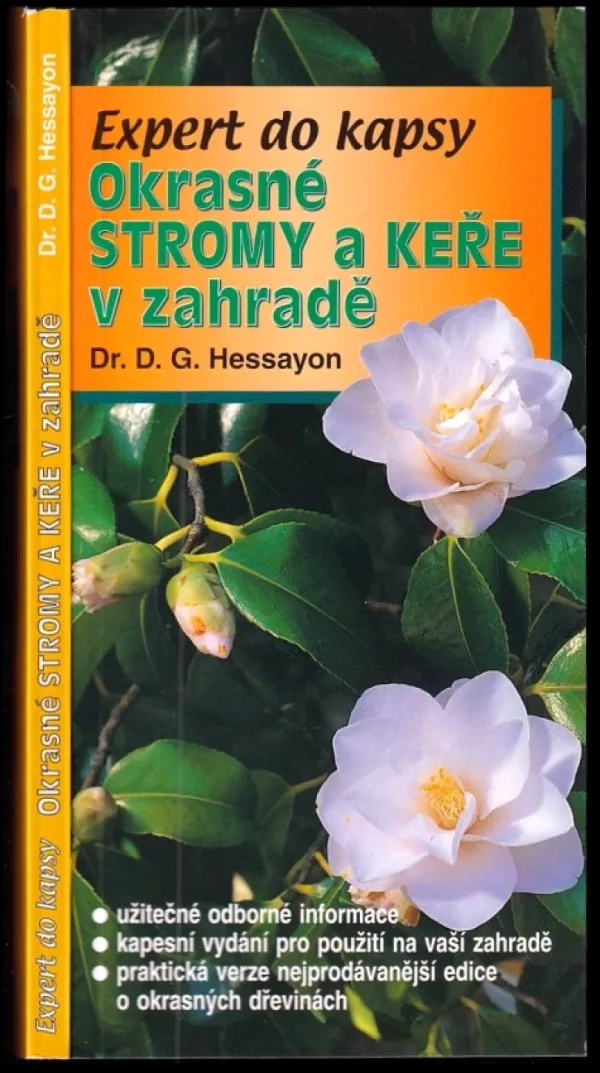 Okrasné stromy a keře v zahradě