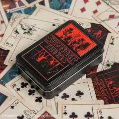 Hrací karty Stranger Things v plechovce