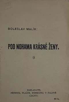 Pod nohama krásné ženy