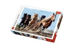 Trefl Puzzle Cválající koně / 1000 dílků